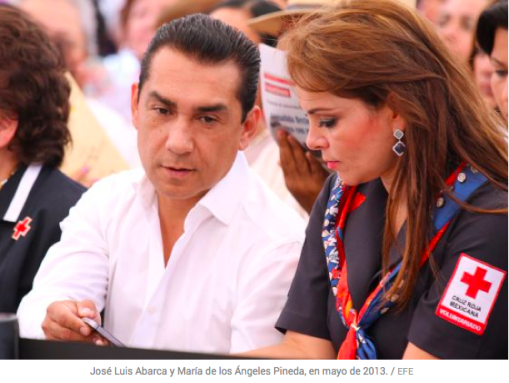 El alcalde y su esposa, en una foto publicada por El País.