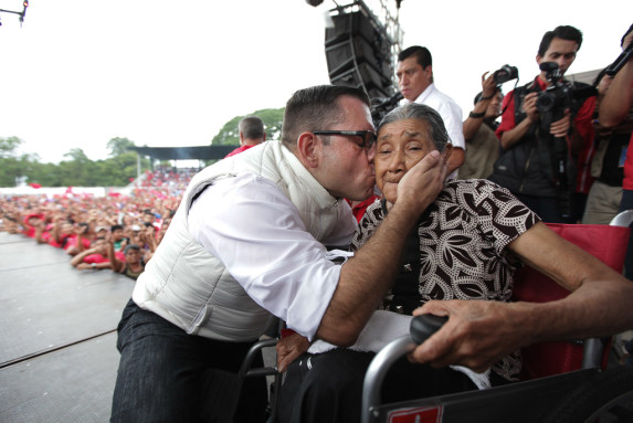 Manuel Baldizon candidato presidencial de LIDER durante mitin politico en el estadio Armando Barillas Escuintla-28